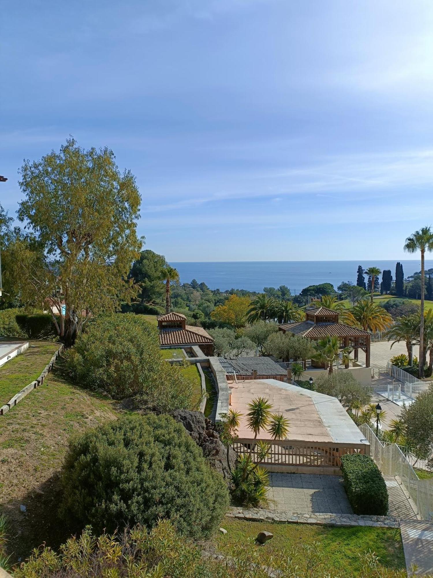 Cap Esterel Village Vacances T2 Vue Mer Agay Saint-Raphael  Exterior photo